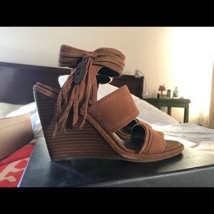 Cute Coach wedge sandals size 7US (37)
